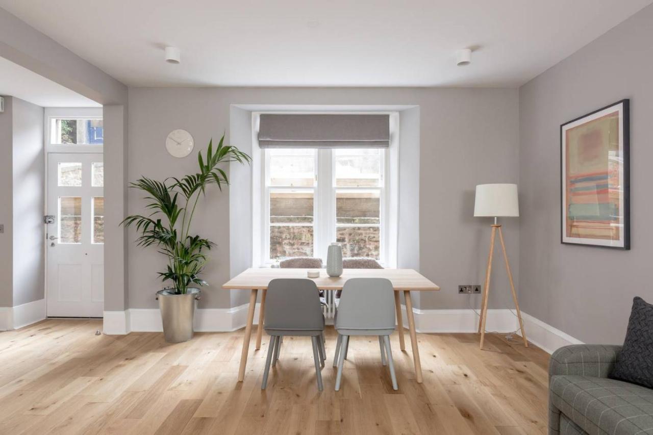Joivy Luxurious 2Br Home Near Haymarket Station إدنبرة المظهر الخارجي الصورة
